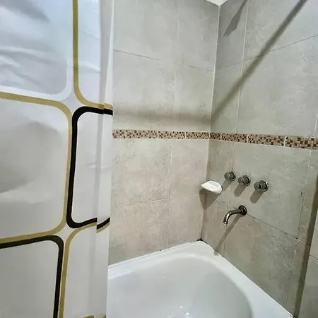 Depto 1C Centrico Y Amplio Neuquen Apartamento Exterior foto
